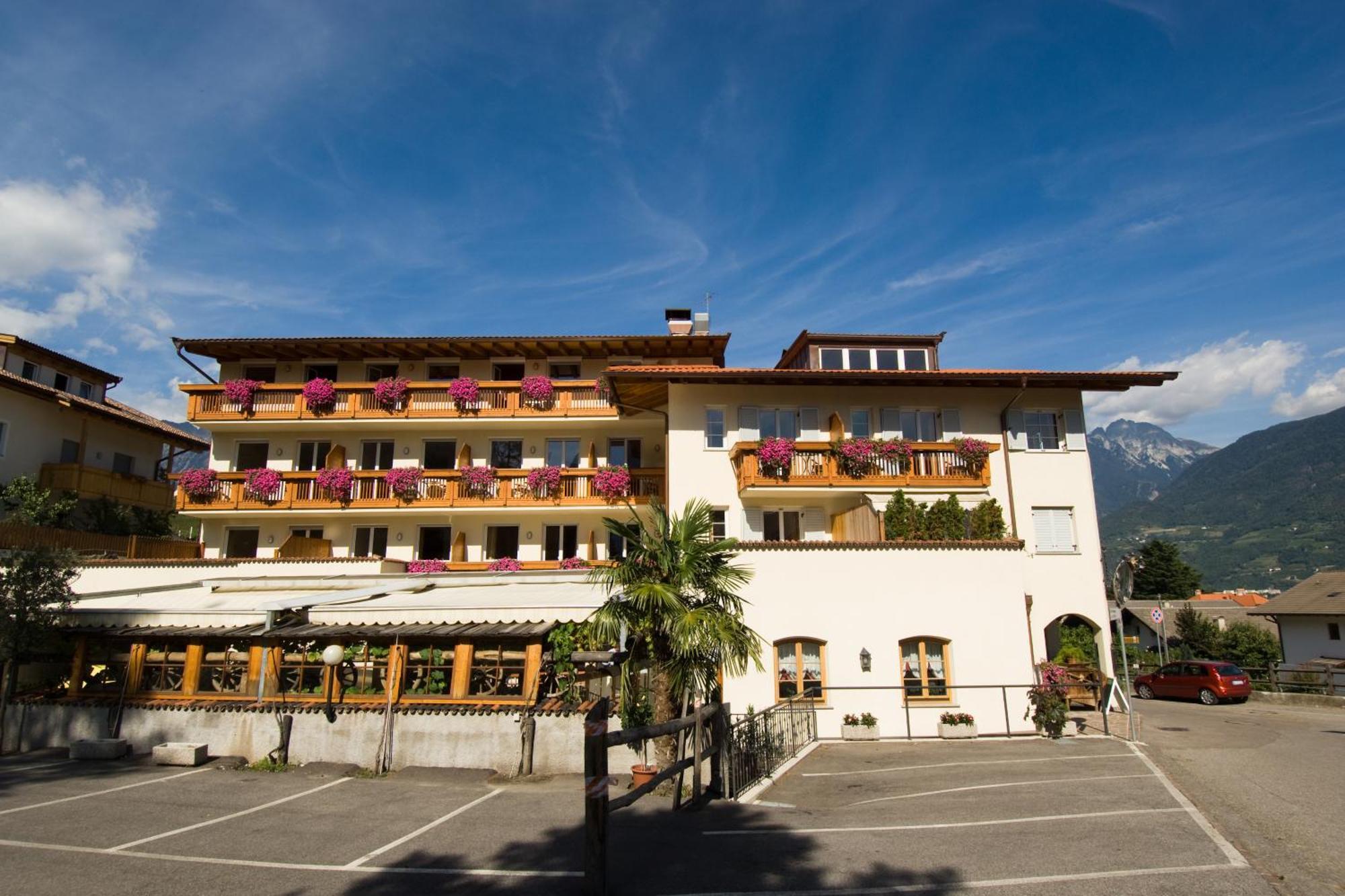 Hotel Loewenwirt Cermes Exteriör bild